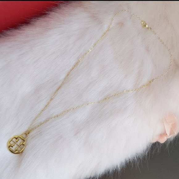 Tory Burch Logo Pendant Necklace NWOT - Picture 5 of 8